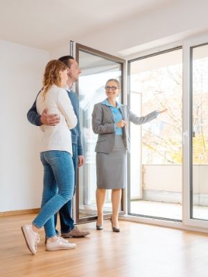 agent showing home